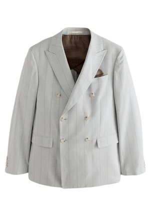 Sacou dublu cu nasturi, gri deschis, cu dungi verticale subtiri, rever ascuțit și căptușeală maro cu model. Dispune de două buzunare frontale și detalii cu nasturi.