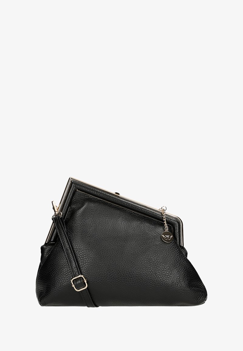 Sac à main en cuir noir avec une surface texturée, un design angulaire unique, un dessus pliant avec des accessoires en or et une bandoulière détachable.
