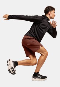 On - Krótkie spodenki sportowe