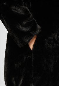 Urban Classics Klassisk kappa / rock - black