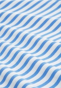 TOM TAILOR DENIM TMODERN STRIPE - Trükipildiga T-särk - white mid blue stripe