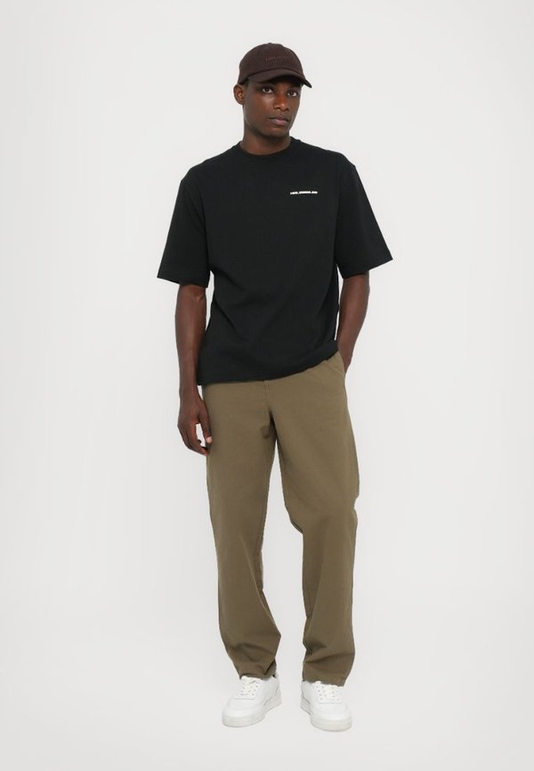 MARKUS TROUSER - Trousers4