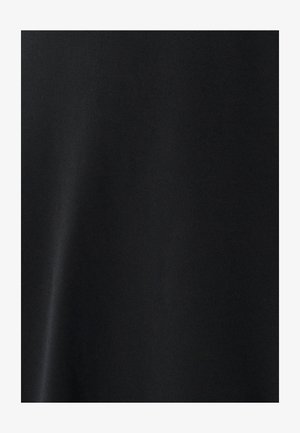 Crni materijal s glatkom teksturom, blago reflektivnom površinom i bez vidljivih uzoraka ili naglašavanja.