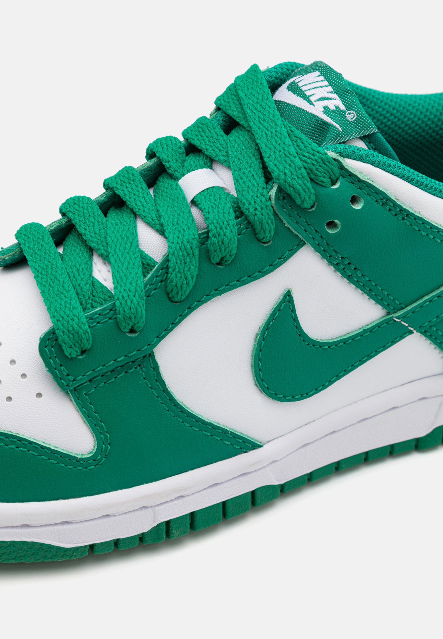 nike dunk blanche et verte