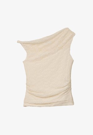 Kremasti, top s jednim ramenom od teksturirane tkanine, s prilagođenim oblikom i nabranim detaljima sa strane.