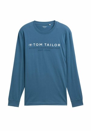 Tricou cu mânecă lungă, de culoare teal, fabricat din bumbac moale, cu guler rotund, având text alb care spune "TOM TAILOR AUTHENTIC DENIM DEPARTMENT."
