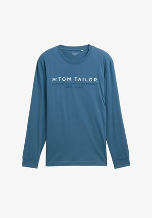 Tricou cu mânecă lungă, de culoare teal, fabricat din bumbac moale, cu guler rotund, având text alb care spune "TOM TAILOR AUTHENTIC DENIM DEPARTMENT."
