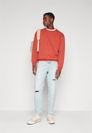 Tommy Jeans ISAAC RELAXED TAPERRD ARCHIVE  - Vaqueros boyfriend - denim light