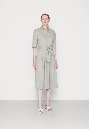 DRESS SHIRT STYLE BELTED WAIST - Denní šaty - olive grove