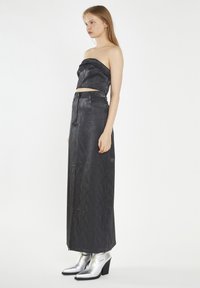 Glamorous Bustino - black snake pu