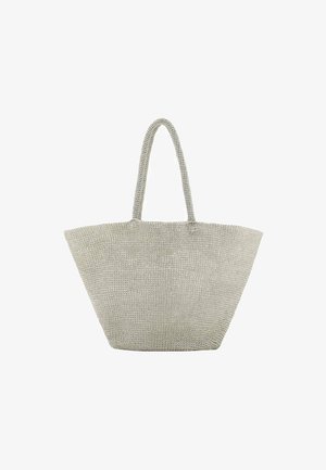 Vævet taske med en bred, åben form. Lavet af lys grå materiale, med to robuste håndtag til at bære.