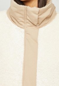 Mazine Abrigo de invierno - off-white