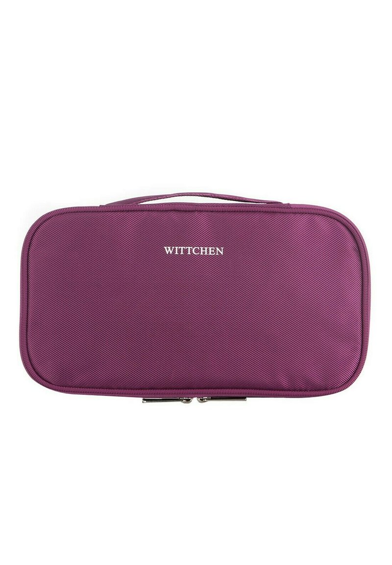 Valigia viola realizzata in materiale resistente, con una texture liscia, chiusura con zip e maniglia superiore. Logo del marchio "WITTCHEN" ben visibile.