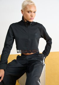 adidas Originals CAPRI - Calções - black