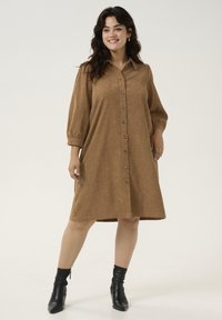 Kaffe Curve VERANA - Shirt dress - toffee