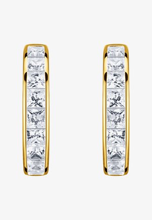 Goldene Creolenohrringe, jeweils mit einer vertikalen Reihe von sieben quadratisch geschliffenen klaren Edelsteinen besetzt.