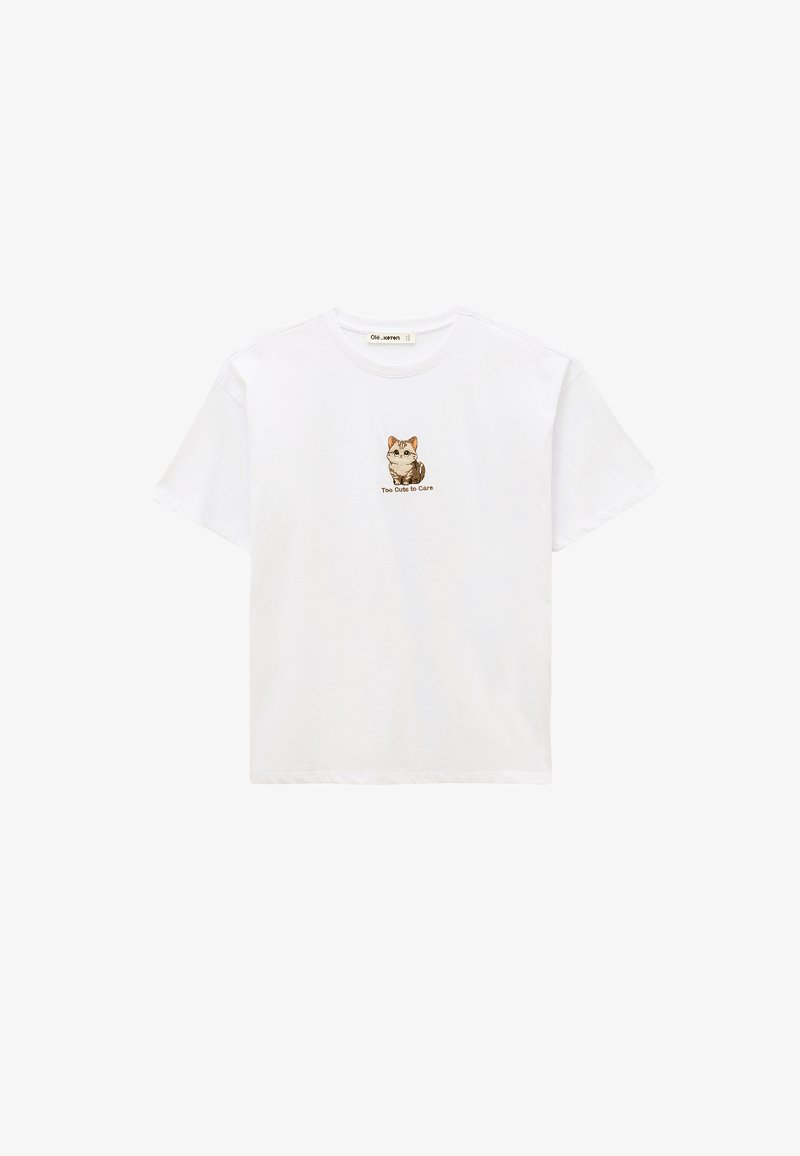Weißes kurzärmeliges T-Shirt mit einem kleinen Grafikmotiv einer sitzenden Katze und dem Text "Too Cute to Care" mittig auf der Brust.