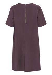 Robe à manches courtes, longueur genou en tissu violet foncé, avec un détail de fermeture éclair au dos et une silhouette décontractée. Aucun motif ni accent visible.