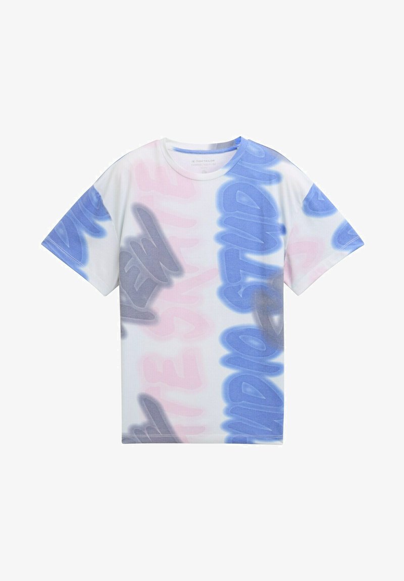 Lühikeste varrukatega valge t-särk, millel on graffiti-stiilis trükk sinises, roosas ja hallis. Mugav lõige, ümmargune kaelus.