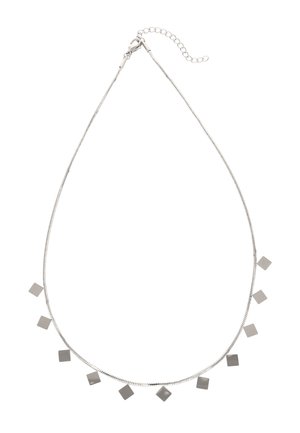 Ezüst nyaklánc textúrált lánccal és kilenc lapos, négyzet alakú fémbetéttel, egyenletesen elosztva a hossz mentén. Állítható kapocs a mérethez.