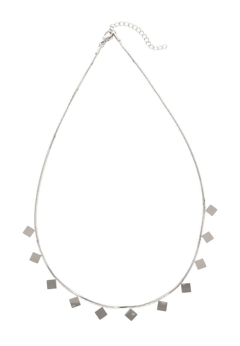 Collar de plata con una cadena texturizada y nueve acentos metálicos planos y cuadrados espaciados uniformemente a lo largo. Cierre ajustable para el tamaño.