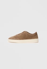 Unselected, medium beige