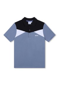 Polo à manches courtes en bleu et noir avec un coloris bloc sur les épaules, patte de boutonnage à trois boutons et logo brodé sur la poitrine.