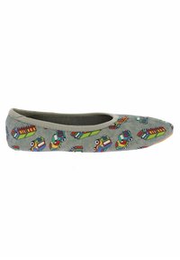 Flache Ballettschuhe aus grauem Stoff mit buntem Cartoon-Fahrzeugdruck, abgerundeter Zehenpartie, elastischem oberen Rand und einer weichen Sohle.
