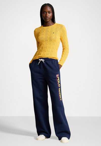 Polo Ralph Lauren CABLE KNIT COTTON CREWNECK SWEATER - Pulover - gold bugle