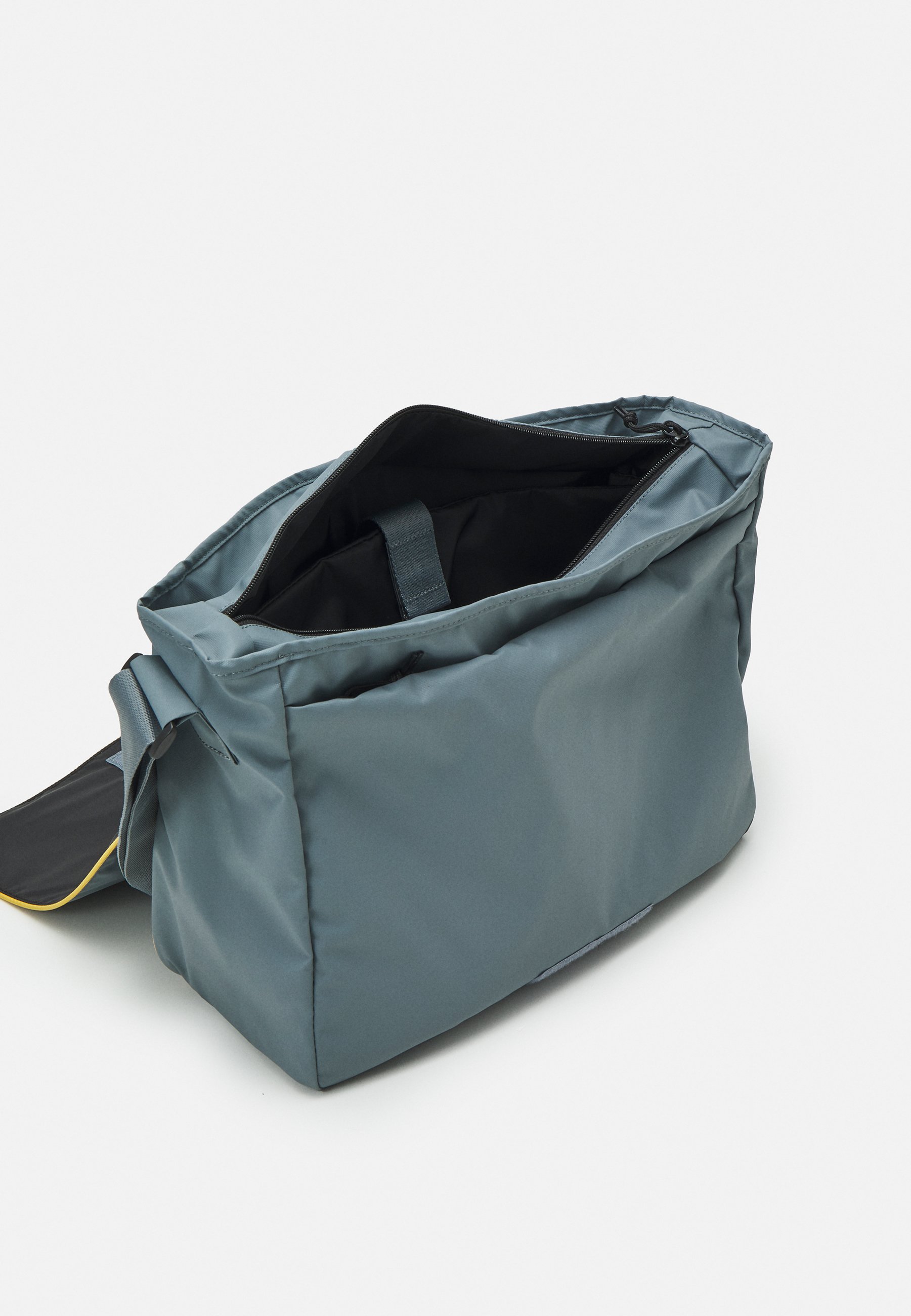 tracolla uomo converse