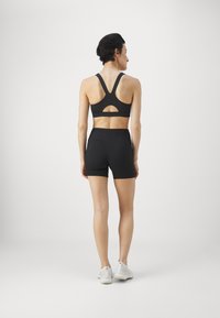 DKNY BIKE SHORT - Tajice - black