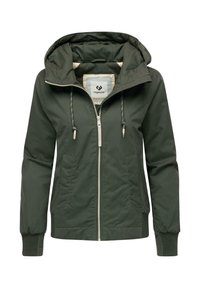 Giacca verde con cappuccio, zip frontale, polsini elastici e coulisse. Realizzata in tessuto morbido con una leggera trama, presenta un logo all'interno.