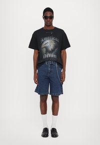 MISBHV AMERICAN DREAM - Μπλουζάκι με στάμπα - washed black