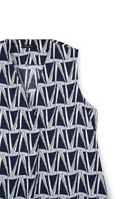 Ärmelloses navyblaues Kleid mit weißem geometrischem Quadrat- und Linienmuster, V-Ausschnitt und sichtbarem Etikett "CALLIOPE" im Kragen.