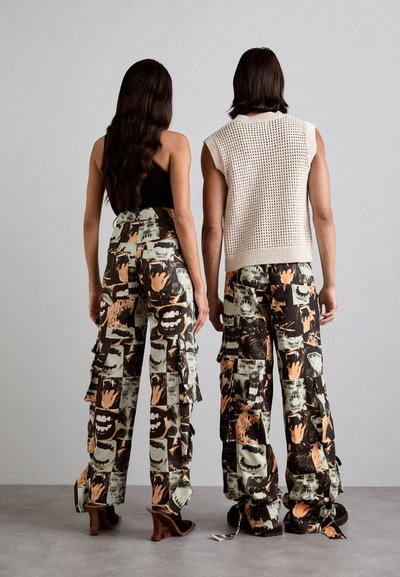 GCDS LIPS TROUSERS UNISEX - Pantaloni cargo - multi-coloured