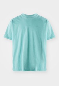 Turkis bomull T-skjorte med korte ermer, rund hals og en liten hvit "Levi's" logo på brystet. Myk tekstur og avslappet passform.