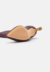 Alma en Pena Classic ankle boots - violet
