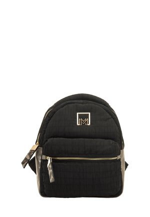 Sac à dos en nylon noir matelassé avec double fermeture éclair, poche avant, logo métallique et accents imprimés d'animaux sur les tirettes des zips. Design compact et arrondi.