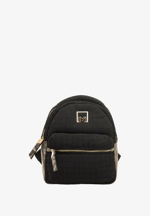 Sac à dos en nylon noir matelassé avec double fermeture éclair, poche avant, logo métallique et accents imprimés d'animaux sur les tirettes des zips. Design compact et arrondi.