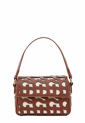 Sac à main en cuir marron avec motif géométrique découpé révélant un tissu blanc en dessous, doté d'une seule bandoulière et de ferrures dorées.