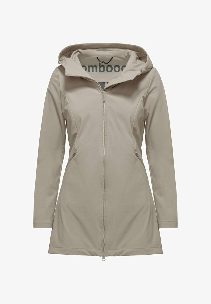 Lichtbeige waterdichte jas met een aansluitend ontwerp, ritssluiting en een verstelbare capuchon. Soepele textuur en minimale details.