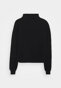 Pull-over noir avec col montant, manches longues et tissu texturé. Présente une coupe décontractée ainsi que des poignets et un ourlet côtelés.