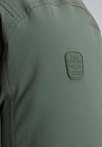 Unausgewählt, balsam green