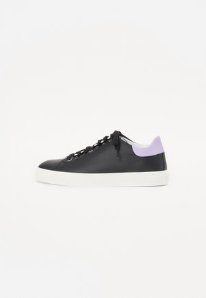 MOSCHINO Trainers - nero/lilla