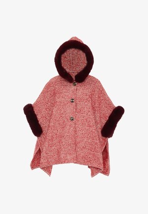 Rood-witte poncho met visgraatpatroon, voorzien van een bordeauxrode nepbontkap en manchetten, met drie knopen aan de voorkant.