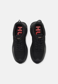 HUGO LEON RUNN - Trainers - black/gold