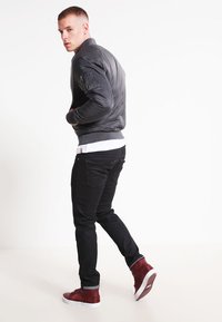 Urban Classics BASIC - Bombejakke - grey
