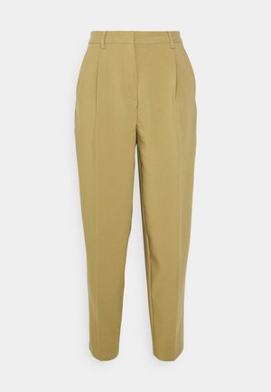 Pantalones de vestir caqui con un corte ajustado, que presentan pliegues, una textura suave y una silueta de pierna recta. Diseñados con lazos para cinturón.