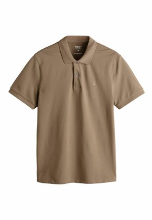 Meeste keskmise pruuniga kitsas lõikega polo-särk, millel on kaks nuppu ja väike tikitud logo vasakul rinnal, valmistatud puuvillast.