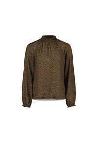 Blusa marrone a fantasia con collo alto, dettagli arricciati, maniche lunghe e polsini elasticizzati. Realizzata in tessuto leggero con stampa leopardata.